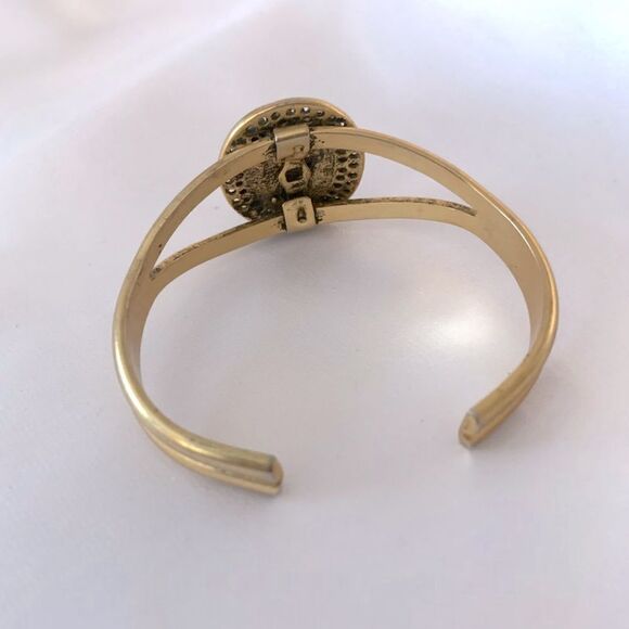 ✨3/$20✨ Gold Tone Stone Cuff Bracelet - Picture 4 of 4